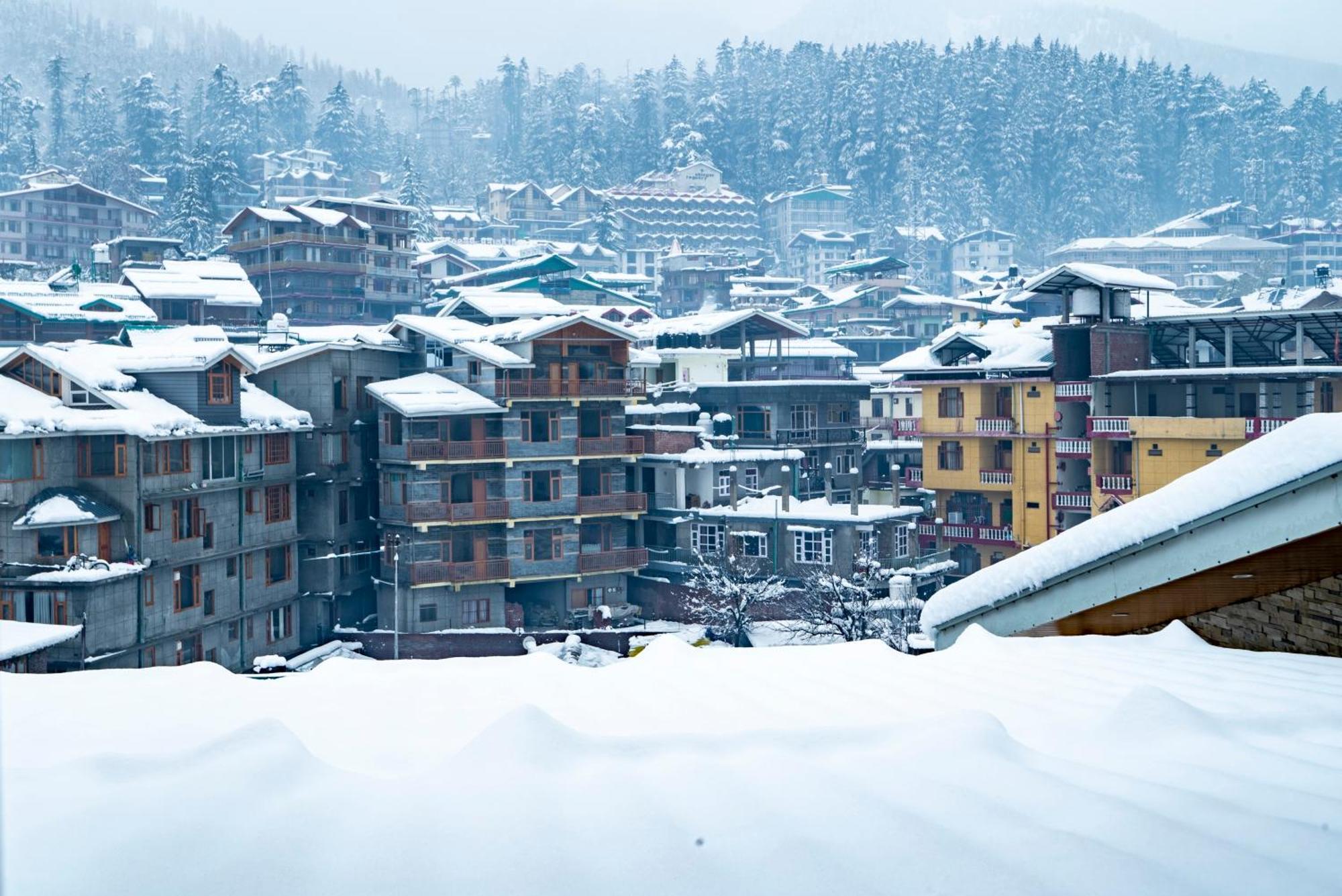 Hotel Treebo Premium Sattva With Mountain View Manāli Exterior foto