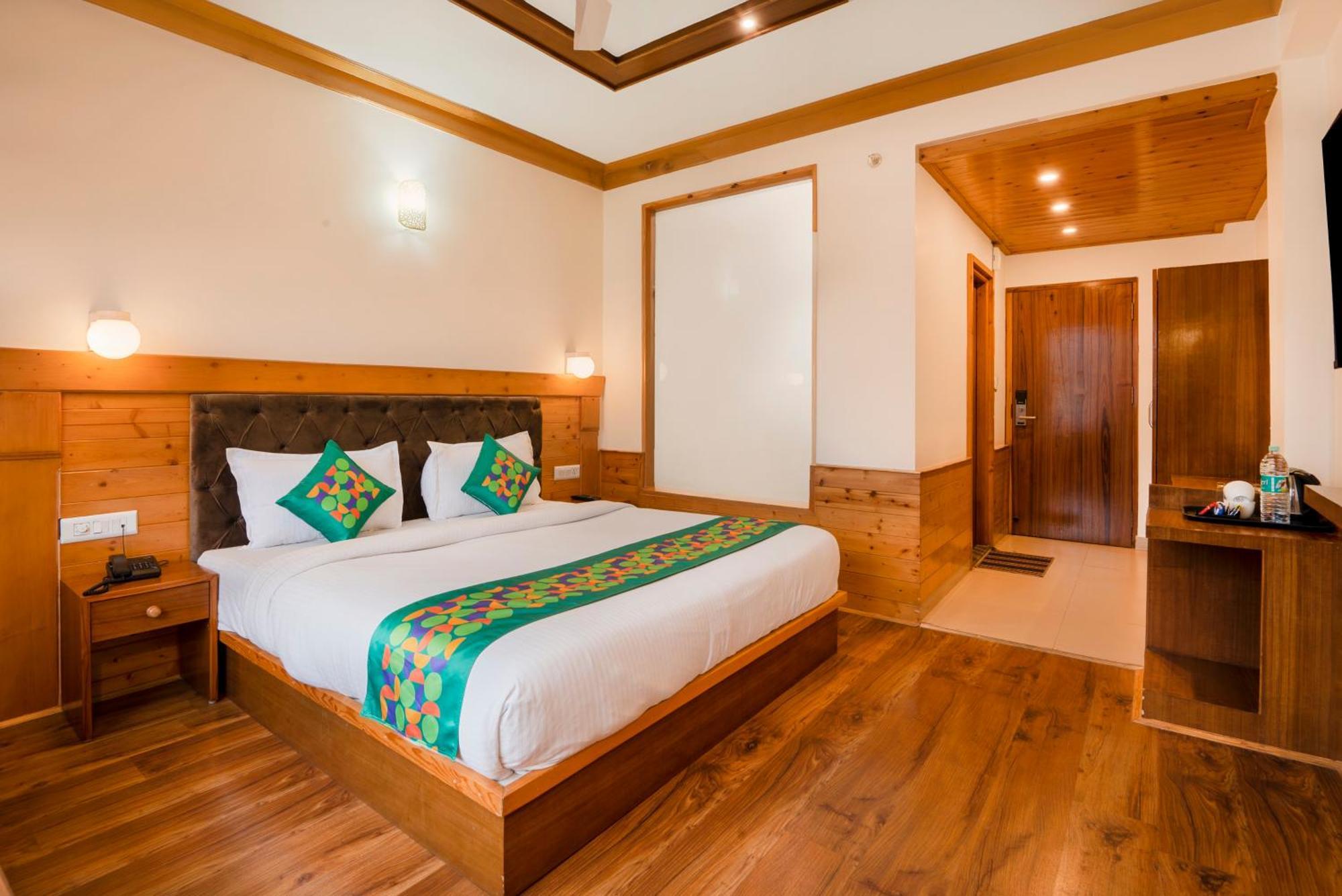 Hotel Treebo Premium Sattva With Mountain View Manāli Exterior foto