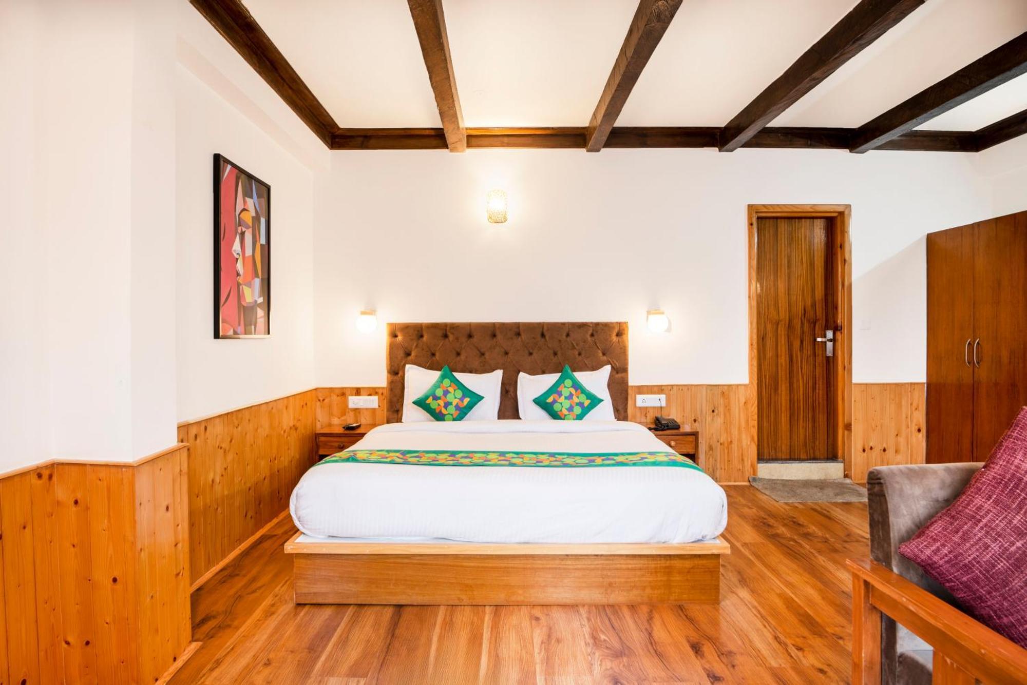 Hotel Treebo Premium Sattva With Mountain View Manāli Exterior foto