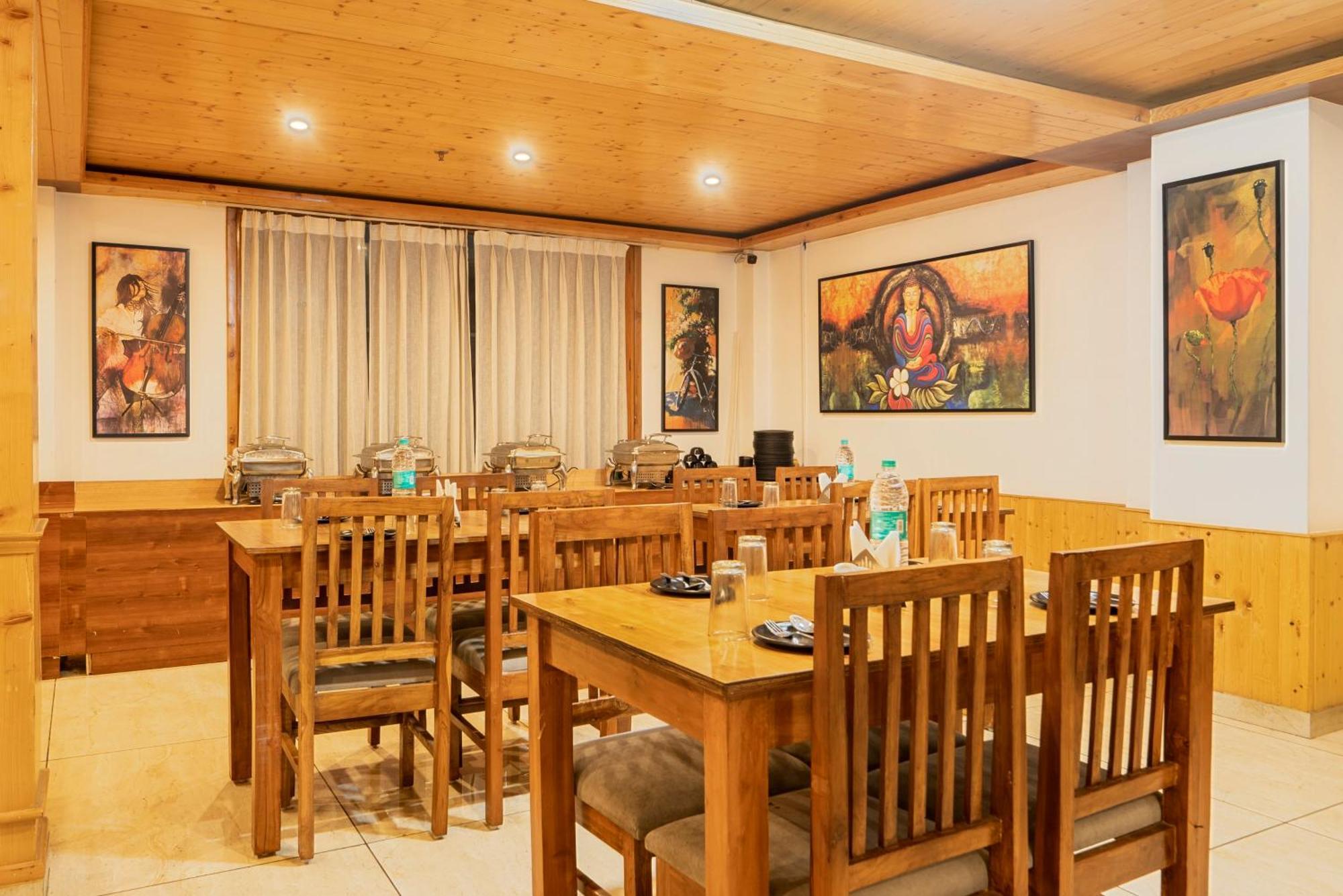Hotel Treebo Premium Sattva With Mountain View Manāli Exterior foto