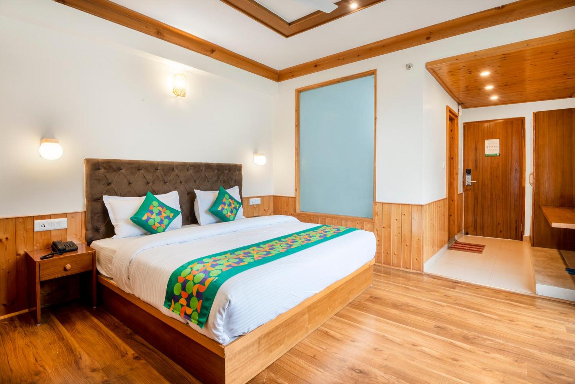 Hotel Treebo Premium Sattva With Mountain View Manāli Exterior foto