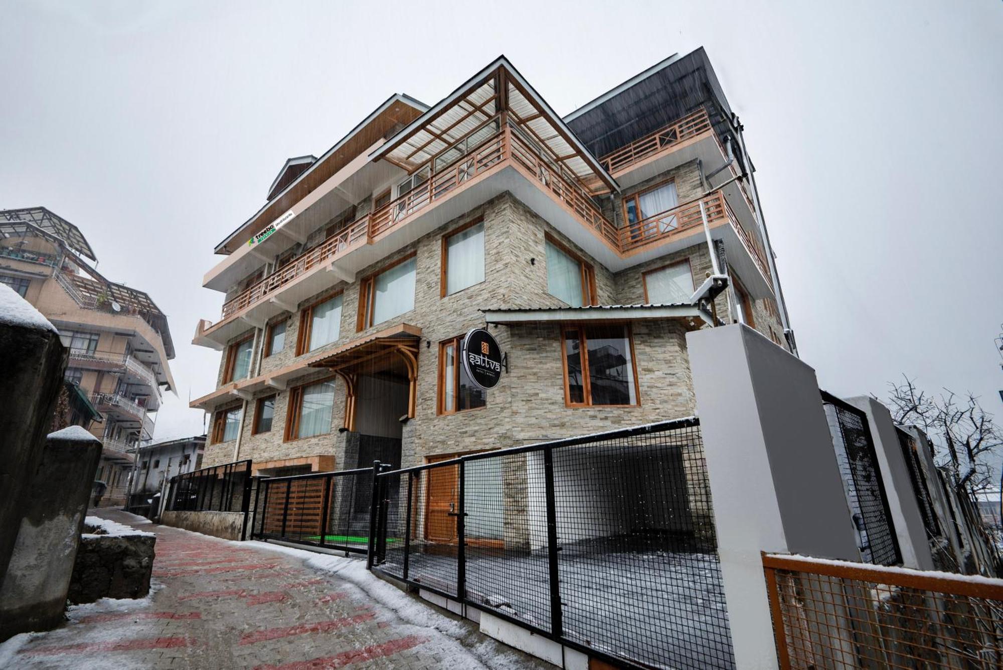 Hotel Treebo Premium Sattva With Mountain View Manāli Exterior foto
